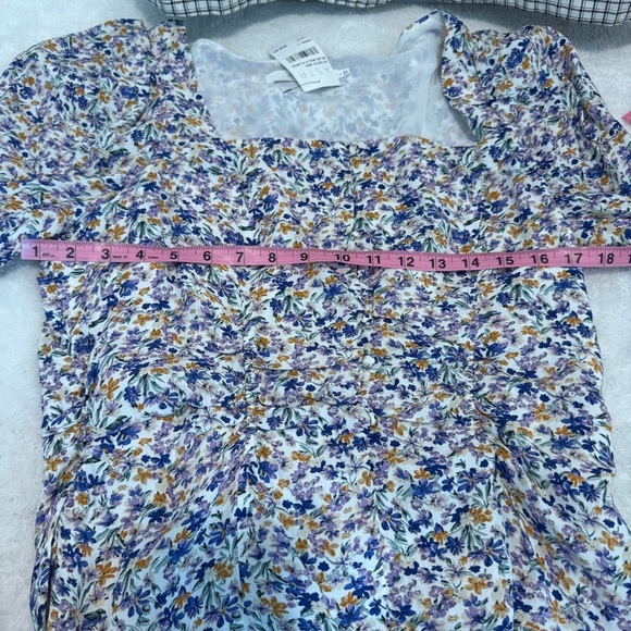 ASTR the Label Button Front Ruched Floral Top SIZE L - Picture 7 of 9